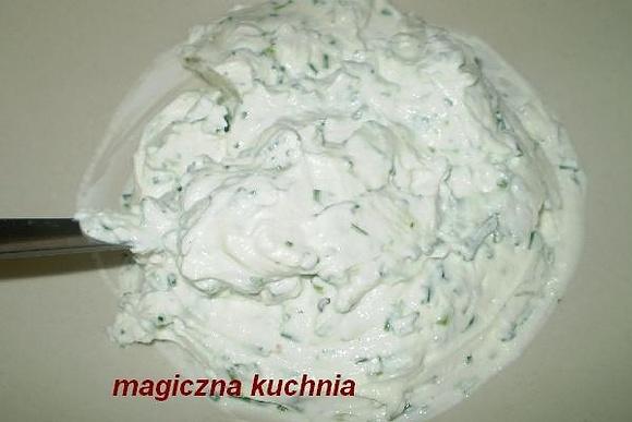 Kanapkowa pasta z białego sera ze szczypiorkiem