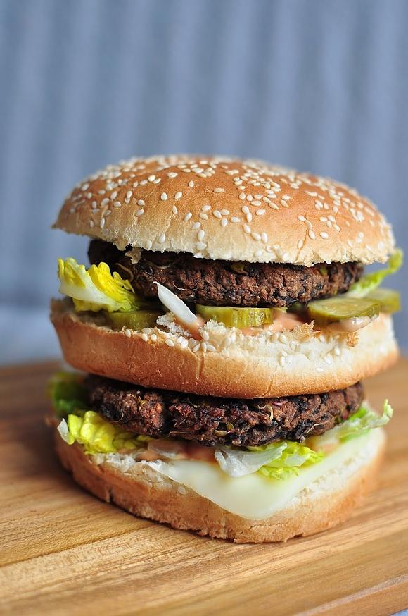 Wegański burger a'la Big Mac