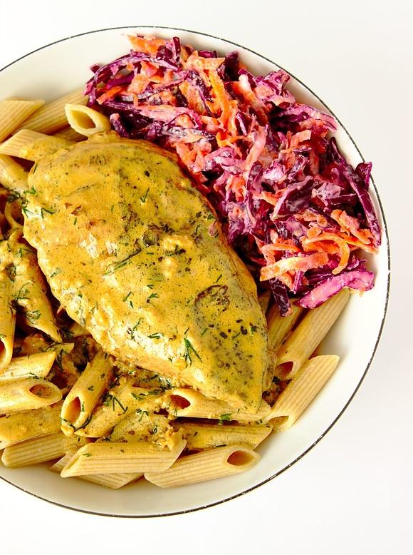 Makaron penne z kurczakiem w kremowym sosie cytrynowo-miodowym