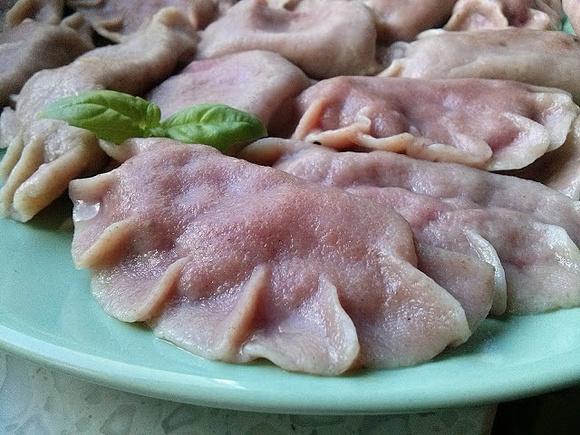 Pierogi z soczewicą i burakiem