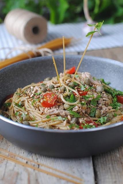 Spaghetti z tuńczykiem i kaparami