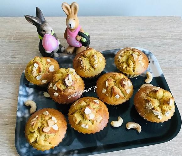 Muffinki z orzechami nerkowca