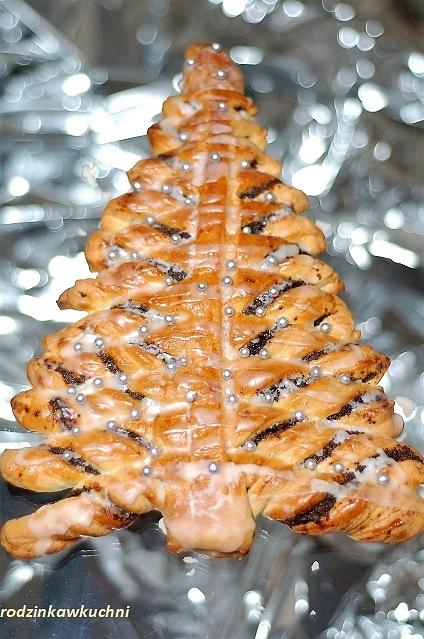 Makowa choinka z ciasta krucho-drożdżowego
