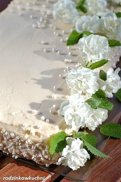 Tort Pina Colada z kokosem i ananasem