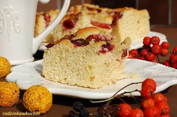 Łatwe ciasto drożdżowe ze śliwkami i kruszonką
