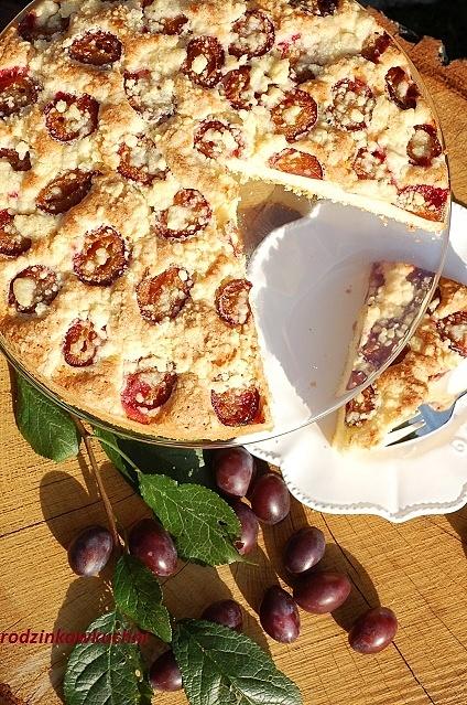Ciasto ucierane ze śliwkami i kruszonką