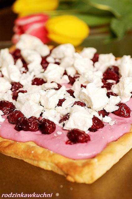 Błyskawiczny mazurek wiśniowo-serowy