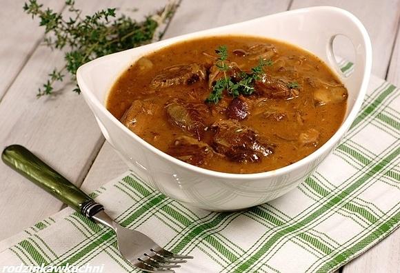 Gulasz po burgundzku