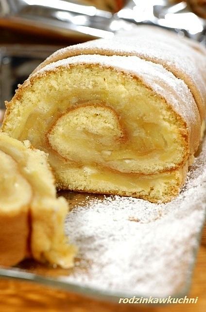 Rolada biszkoptowa z pieczonymi jabłkami