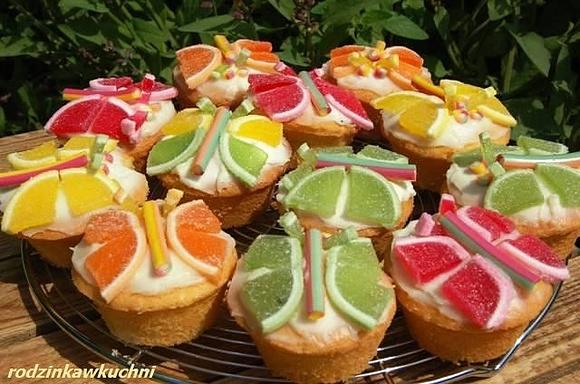 Babeczki motylki z mascarpone i galaretką
