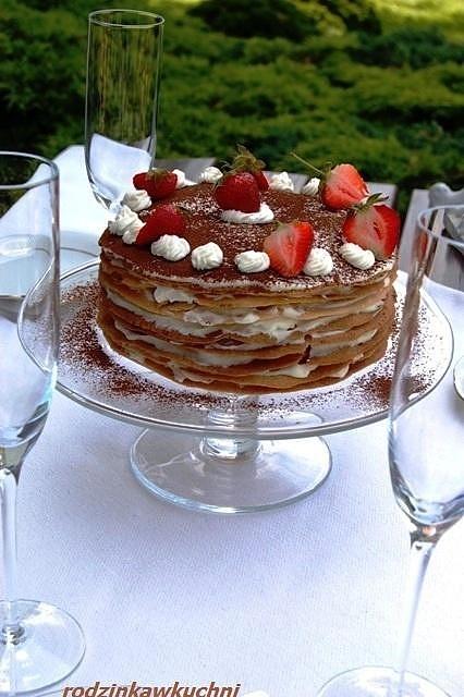 Tort cynamonowy na osiemnastkę