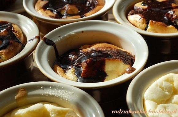 Muffinki czekoladowo-serowe z twarogiem i kakao