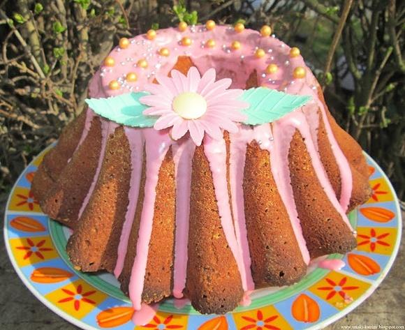 Wielkanocna babka jogurtowo-malinowa