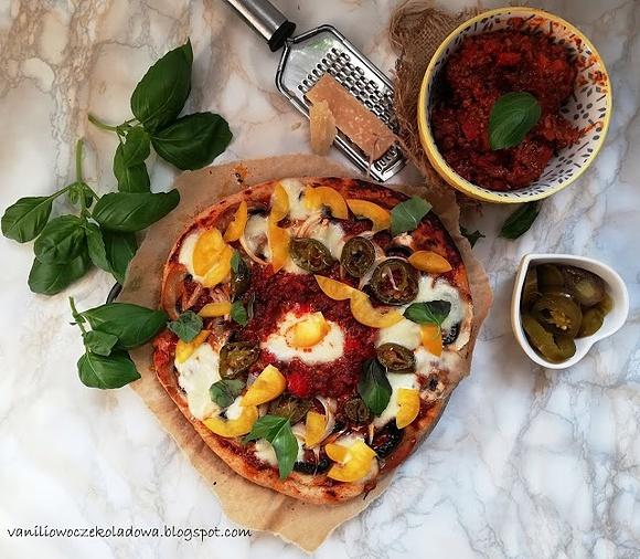 Pikantna pizza bolognese