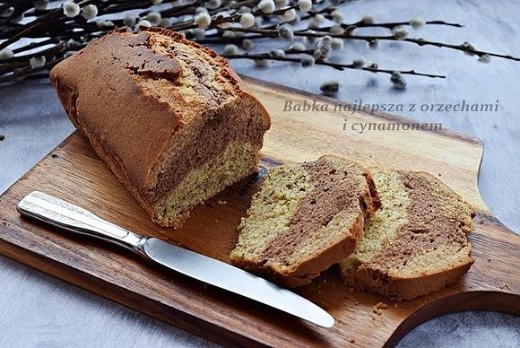 Babka trzy kolory z cynamonem, orzechami i kakao