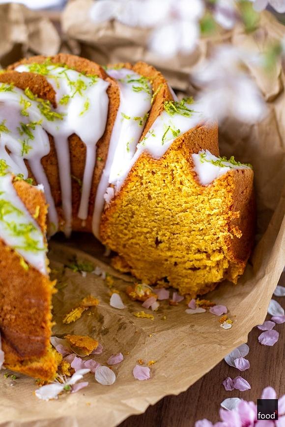 Babka z mango i lukrem limonkowym