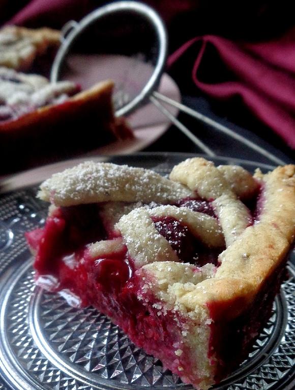 Vegan cherry pie