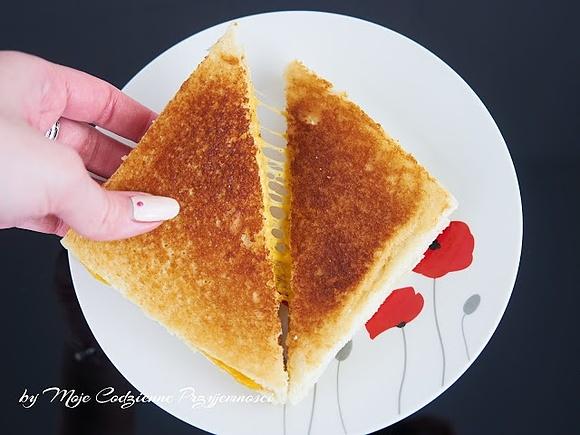 Amerykańska grillek z serem na toast