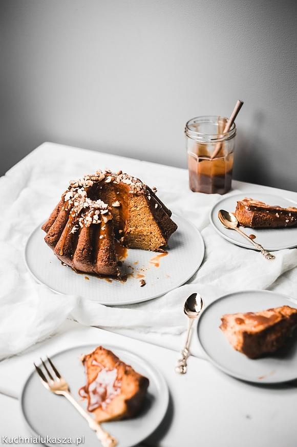 Babka kajmakowa z solonym karmelem
