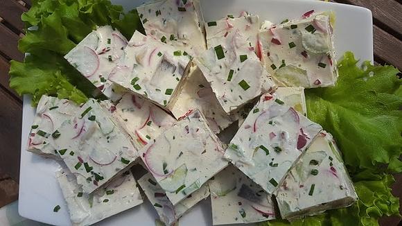 Wiosenna terrina ze śledziem
