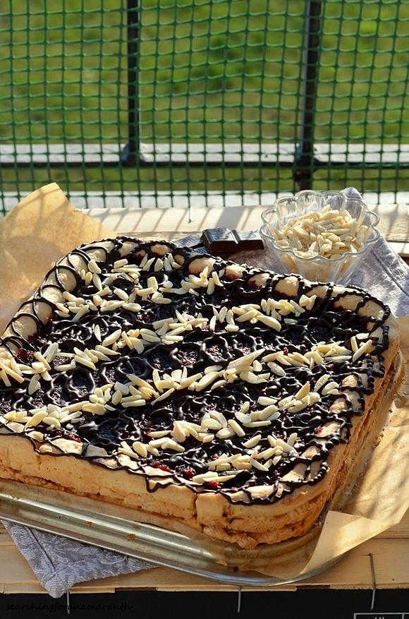 Mazurek kajmakowo-żurawinowy