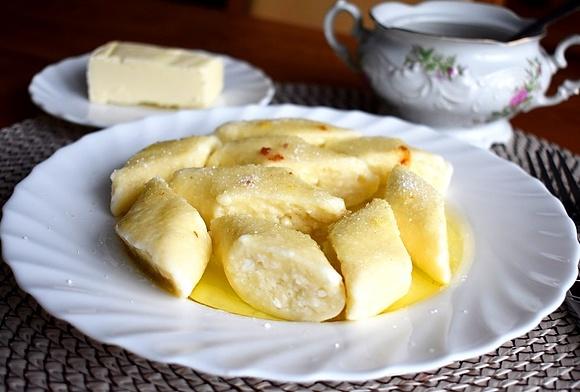 Bezglutenowe pierogi leniwe z twarogiem i jajkami