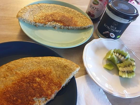 Złocisty omlet bananowo-owsiany na słodko dla dzieci