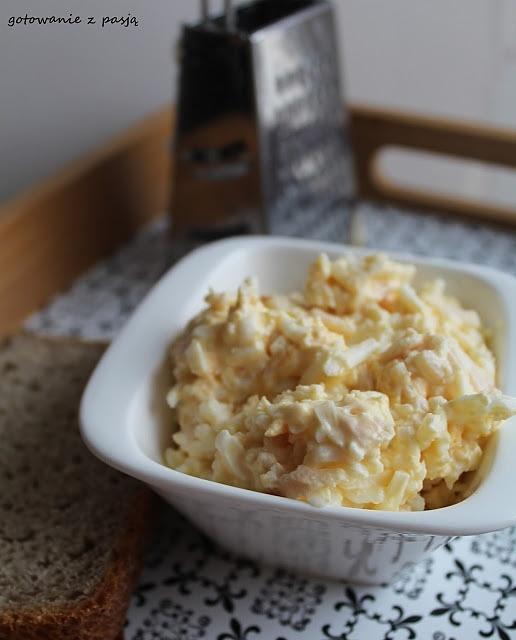 Pasta jajeczna z szynką