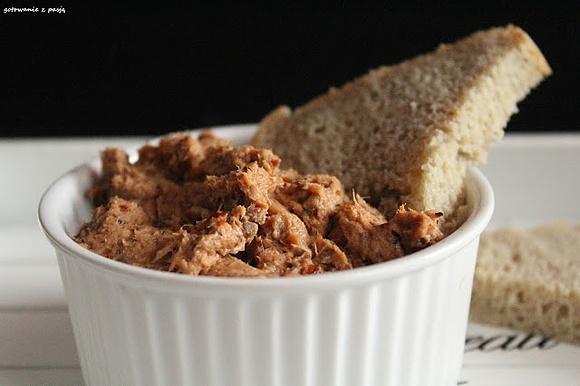 Pasta z tuńczyka z suszonymi pomidorami