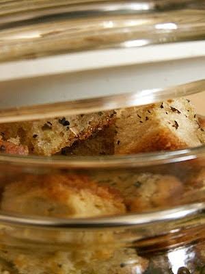 Grzanki z czerstwego pieczywa