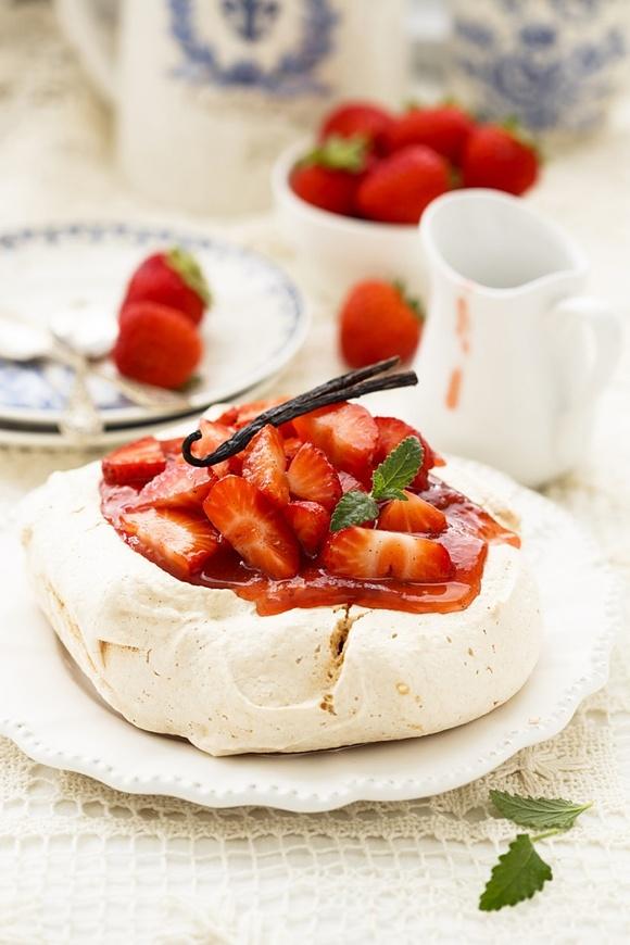 Pavlova z truskawkami