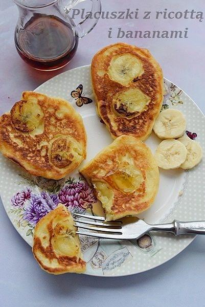 Placki z serem ricotta i bananami