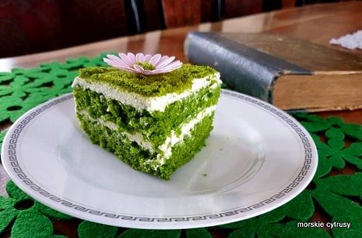 Zielone ciasto limonkowe ze szpinakiem i mascarpone