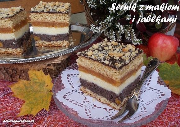 Sernik z makiem i jabłkami
