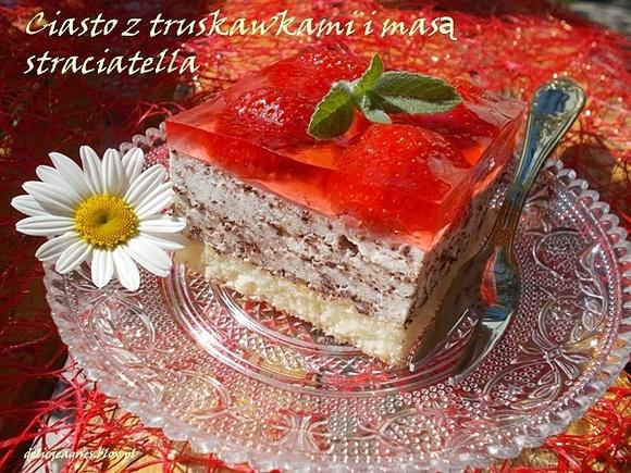 Ciasto z truskawkami i masą straciatella