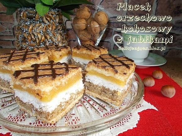 Placek orzechowo-kokosowy z jabłkami
