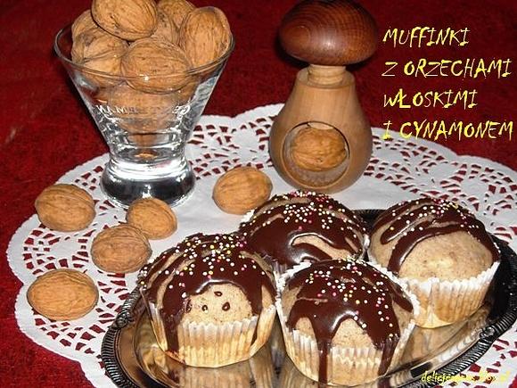 Muffinki z orzechami włoskimi i cynamonem