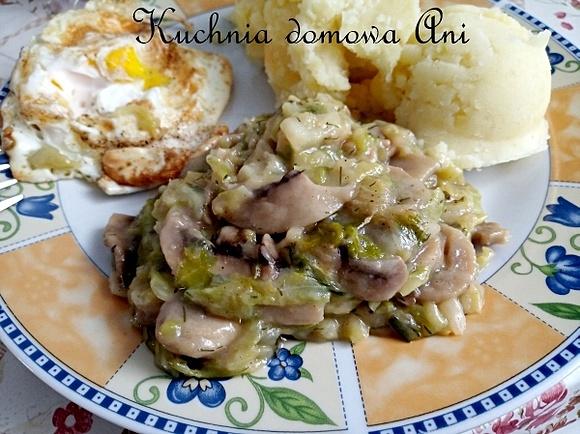Młoda kapusta z pieczarkami
