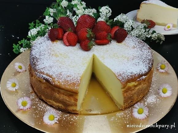 Sernik z mascarpone na ciasto kruche na przyjęcie komunijne