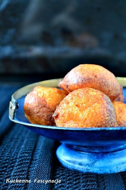 Szybkie pączki z serkiem i mlekiem skondensowanym
