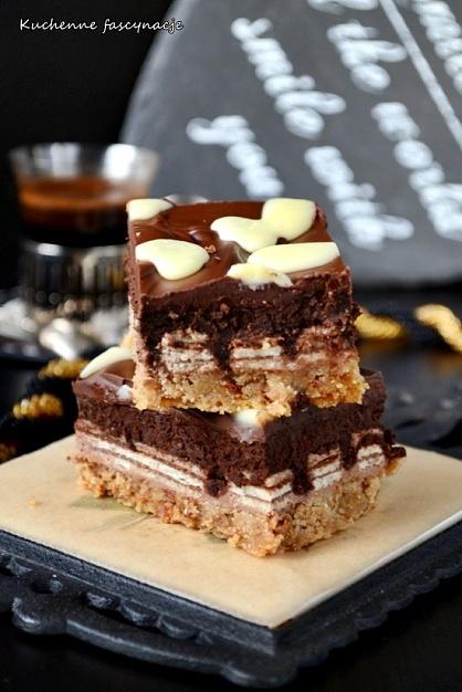Sernik z wafelkami Kit Kat