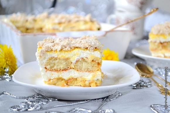 Tiramisu rabarbarowe z chałwą bez jajek