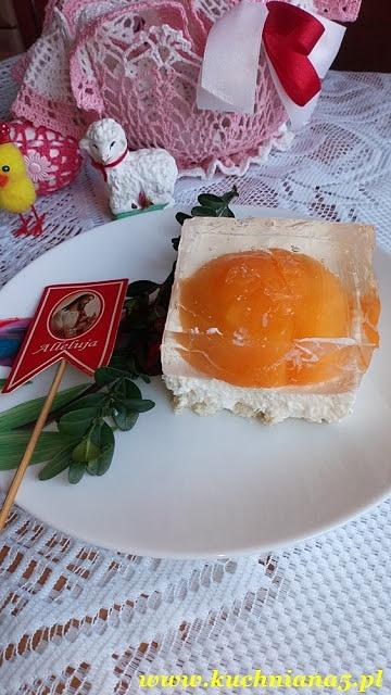 Ciasto z jajkiem i owocami