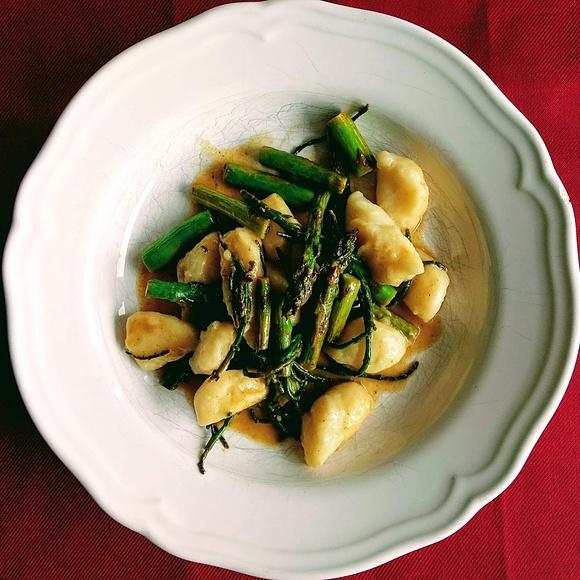 Gnocchi ze szparagami i tymiankiem