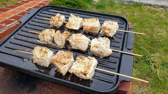 Grillowany dorsz w szaszłykach