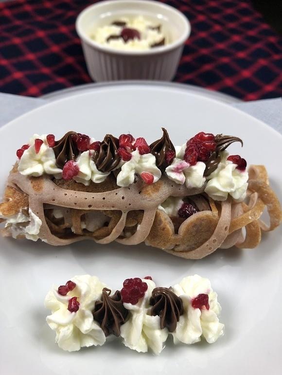 Malinowe naleśniki z nutellą i mascarpone