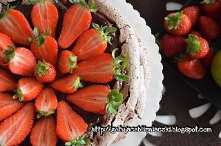 Czekoladowy tort bezowy