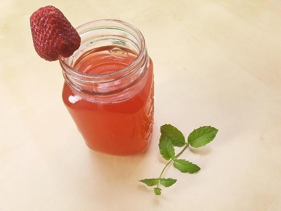 Kompot z rabarbaru, truskawek i malin