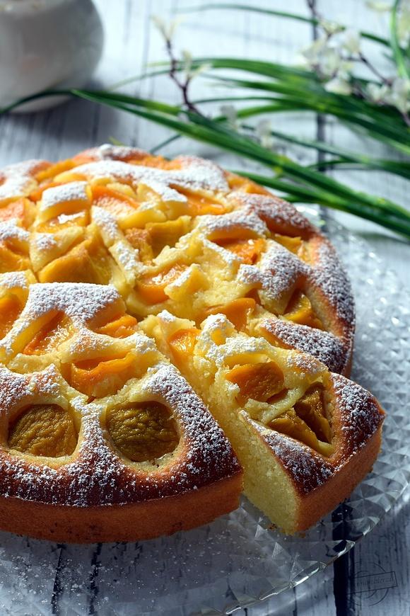 Jogurtowe ciasto z brzoskwiniami