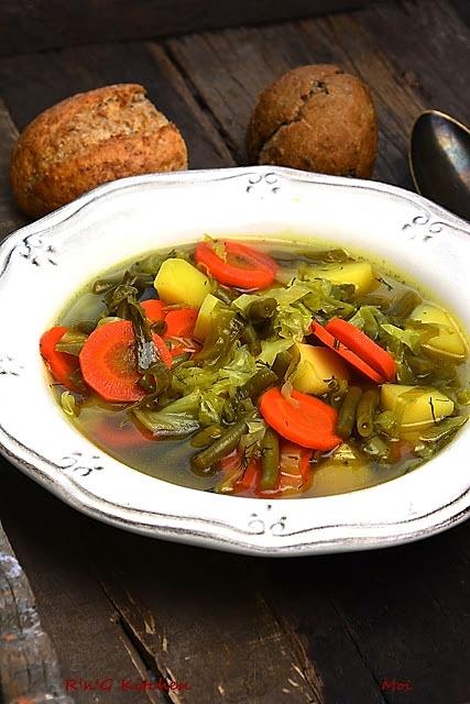 Zupa warzywna wiosenna